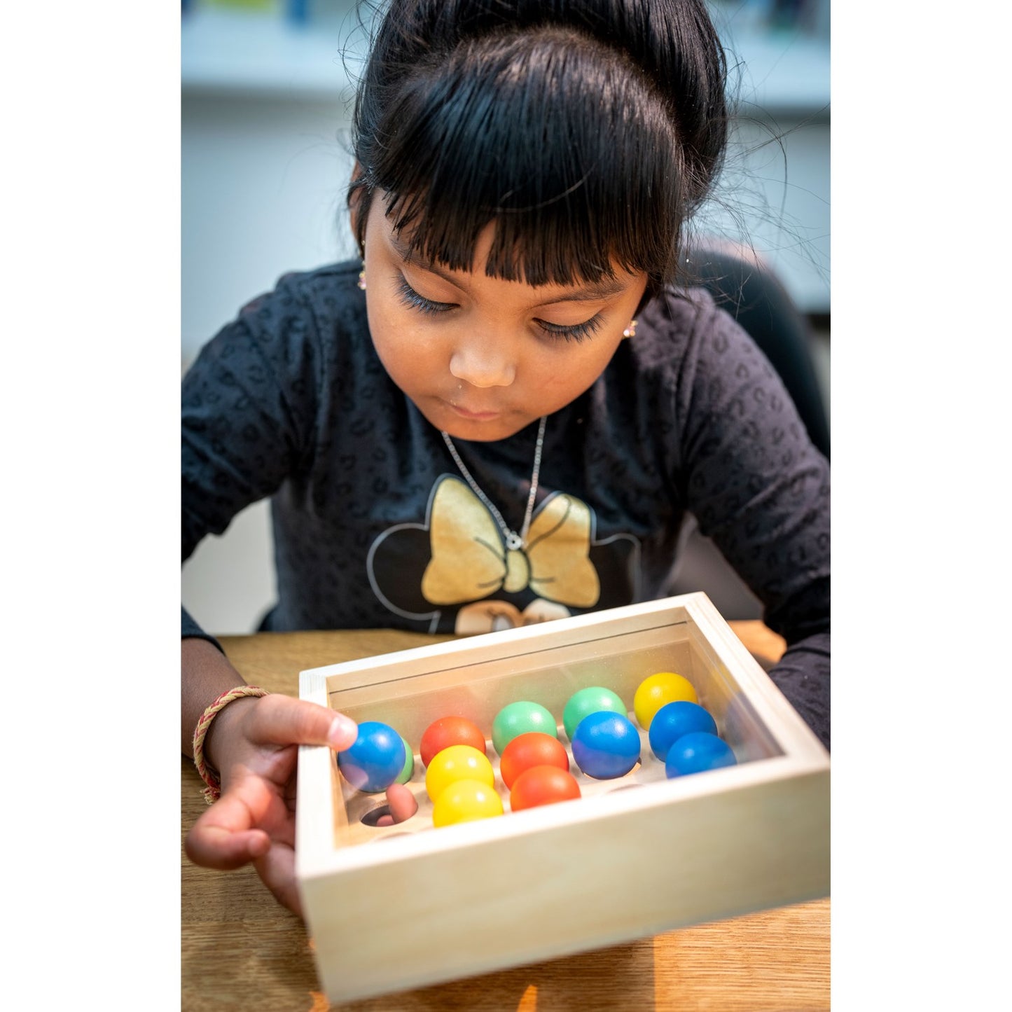 Mosaic tray with coloured balls (NL)