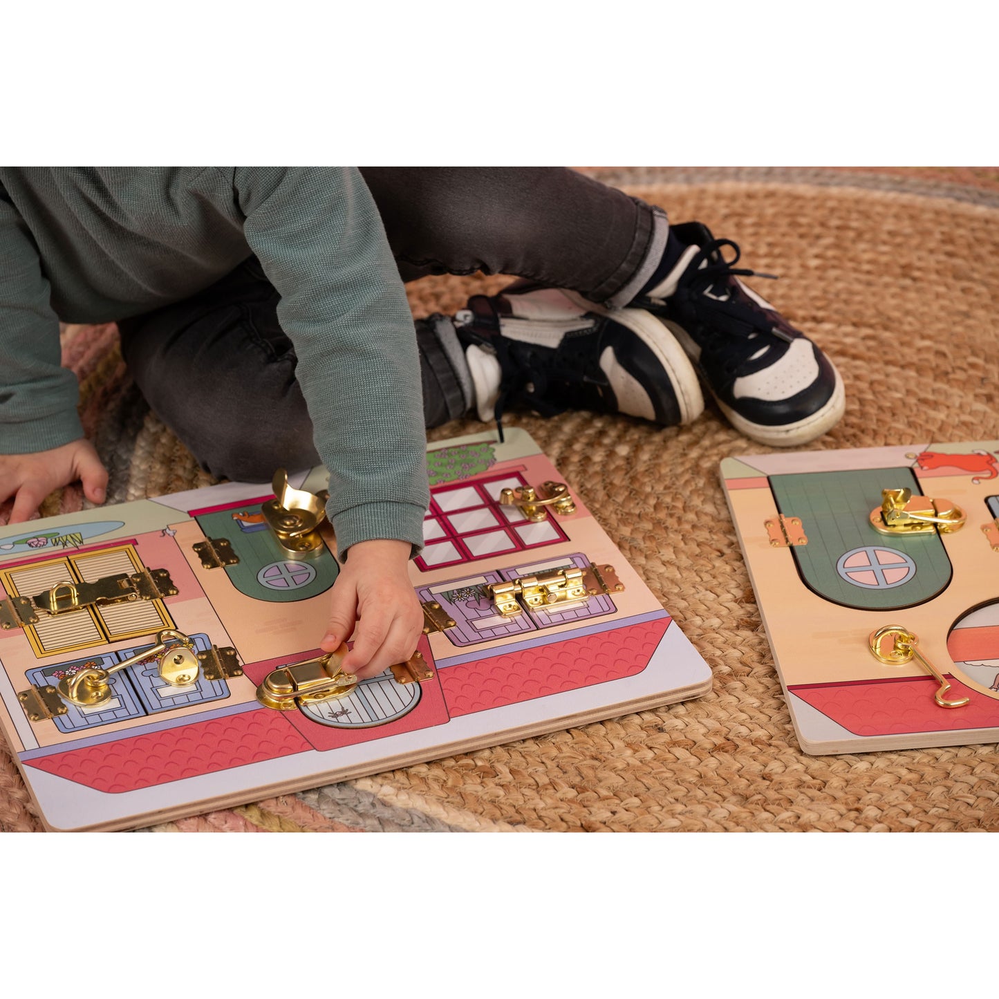 Locks and Latches Board - large house (NL)