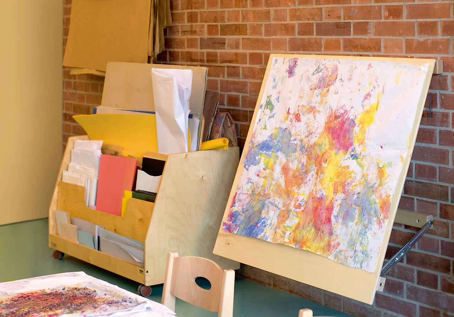 PENCILS AND PAPER ART TROLLEY (NL)